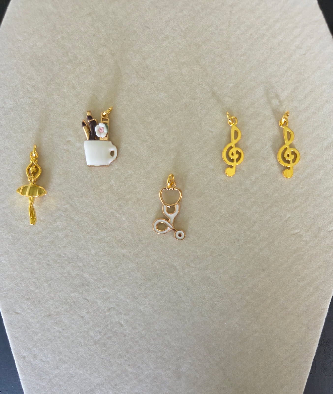 Create a Necklace (Gold)