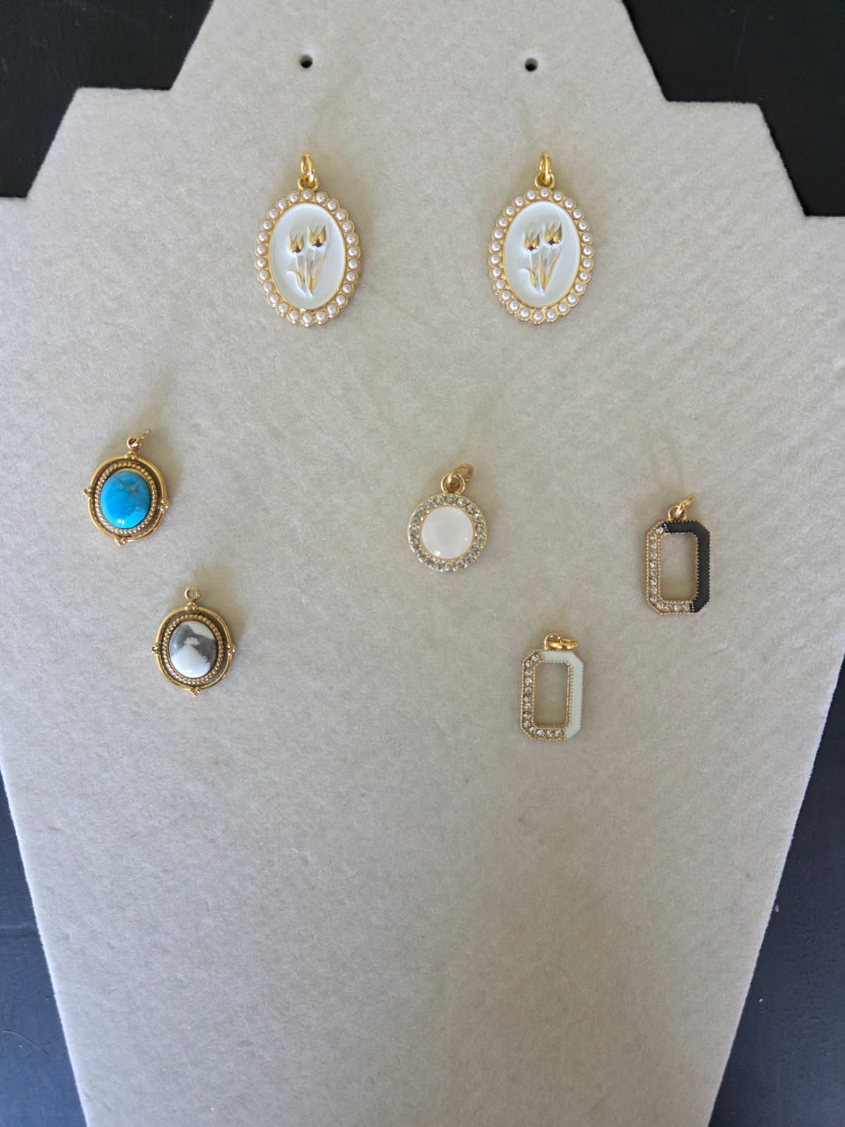 Create a Necklace (Gold)