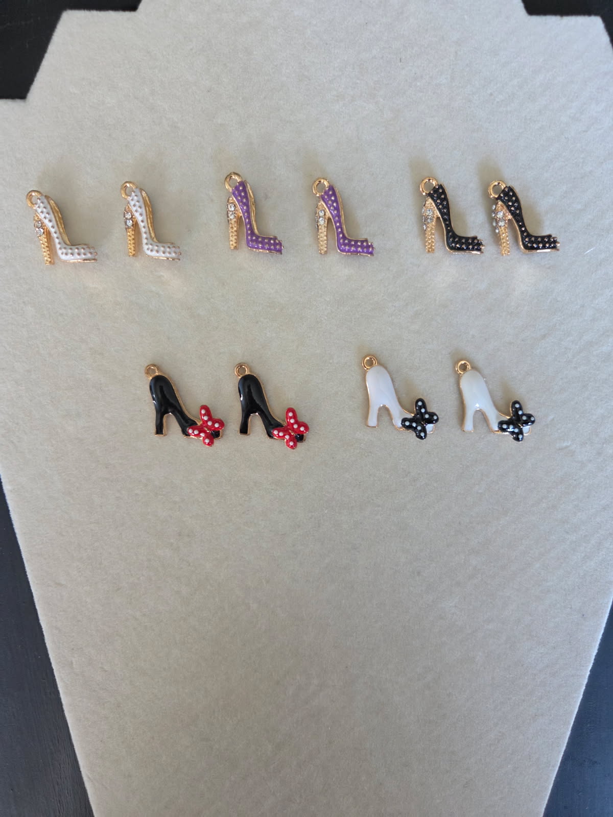 Create a Necklace (Gold)